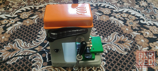 Новый станок для изготовления ключей Fugon 998A Донецк - изображение 3