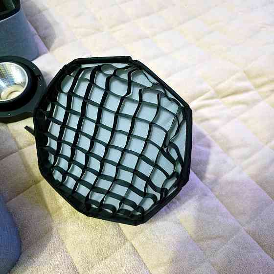 Продаю 3 осветителя Zhiyun Molus X100 Pro Kit (включая один комплект с рефлектором) Донецк