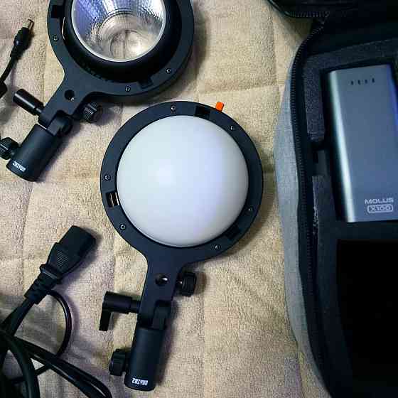 Продаю 3 осветителя Zhiyun Molus X100 Pro Kit (включая один комплект с рефлектором) Донецк