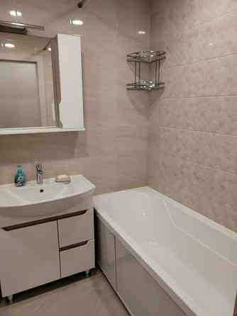 Сдаю однокомнатную квартиру 40.0 м² этаж 3, город Донецк, Киевский район, улица Шекспира Донецк