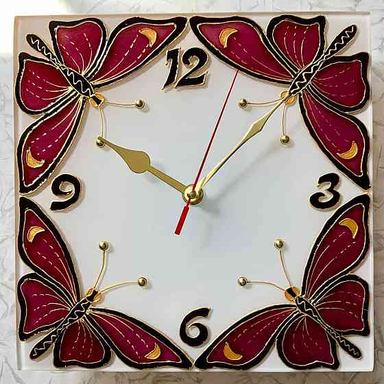 Часы "Бабочки бордо", 23 на 23 см, новые. Донецк