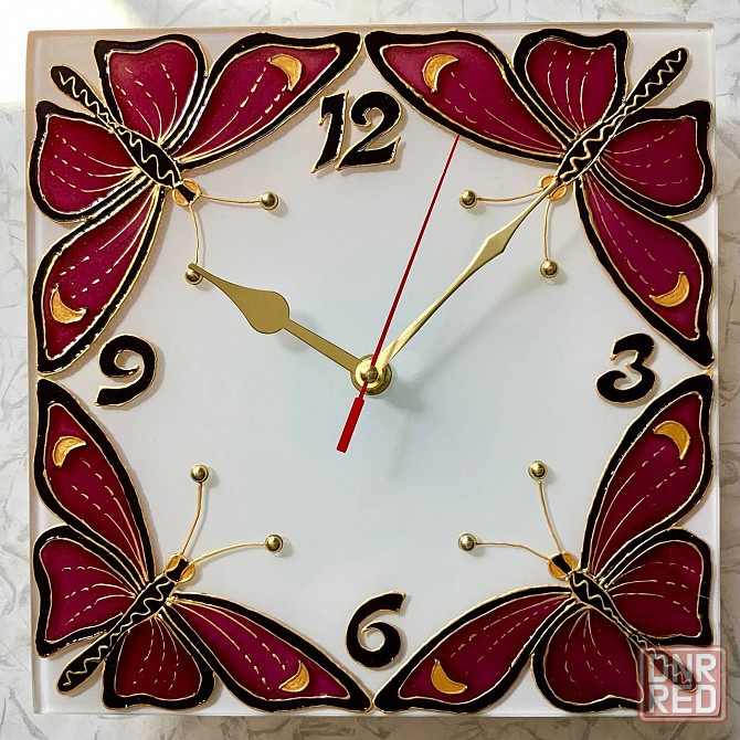 Часы "Бабочки бордо", 23 на 23 см, новые. Донецк - изображение 1