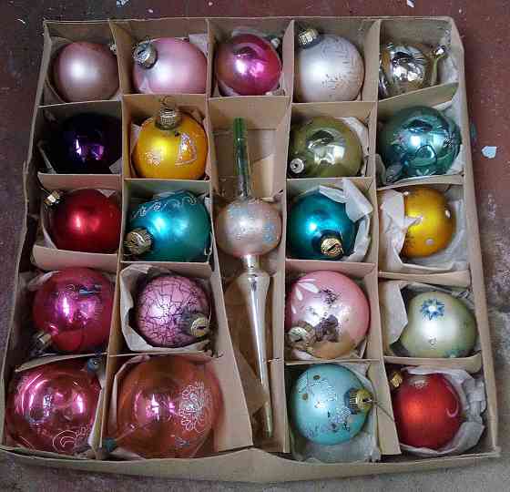 Украшения игрушки шарики верхушка для новогодней ёлки комплектом Донецк