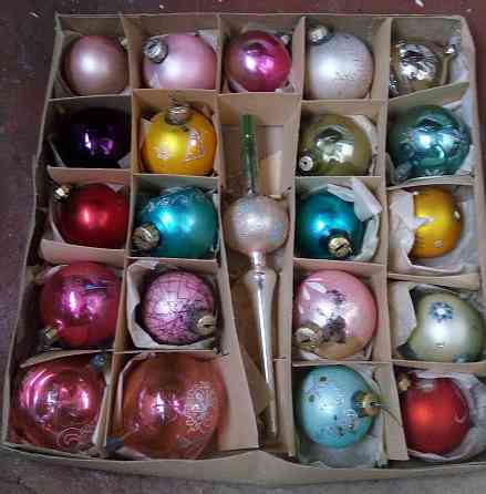 Украшения игрушки шарики верхушка для новогодней ёлки комплектом Донецк