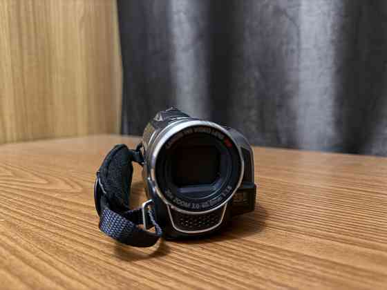 Продам видеокамеру Макеевка