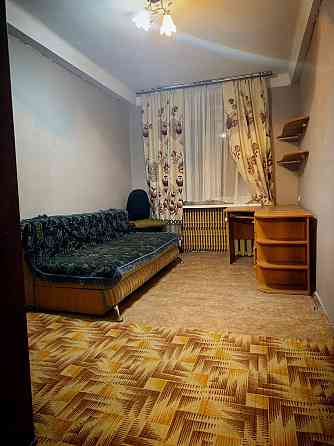 Продам 3-х. комнатную квартиру Петровский район ул. Нижневартовская 1/5 Донецк