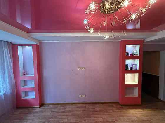 Продам 3-х.комнатную квартиру Петровский район "Тихий" 1/9 Донецк