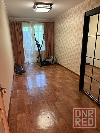 Продам 3-х.комнатную квартиру Петровский район "Тихий" 1/9 Донецк - изображение 1