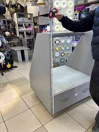 Торговые витрины,прилавки Макеевка