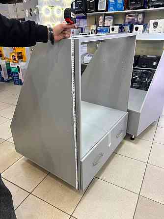 Торговые витрины,прилавки Макеевка