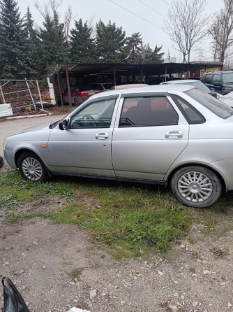 Продам лада приора ,2008г 1,6.пробег,полностью на ходу,есть моменты по кузову на фото все вид Макеевка