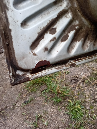 Продам лада приора ,2008г 1,6.пробег,полностью на ходу,есть моменты по кузову на фото все вид Макеевка