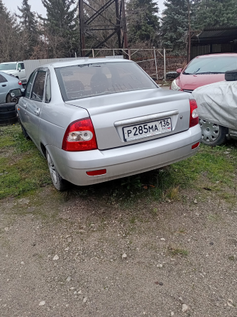 Продам лада приора ,2008г 1,6.пробег,полностью на ходу,есть моменты по кузову на фото все вид Макеевка