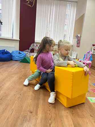 Детскому центру требуются воспитатели с оптом работы в дошкольном учреждении Донецк