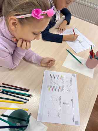 Детскому центру требуются воспитатели с оптом работы в дошкольном учреждении Донецк