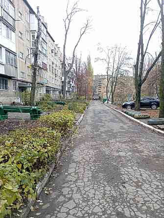 Торг. Продам срочно 2-х ккв Бакинских комиссаров Донецк