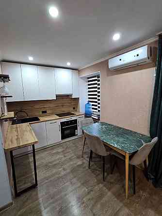 Торез, центр, продаётся 2х ком. квартира, Торез