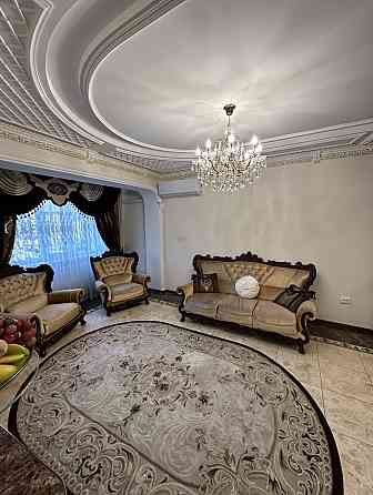 Сдам 3 к.кВ, Ворошиловский р-н, проспект Ватутина 22, вид на кинотеатр Звездочка Донецк