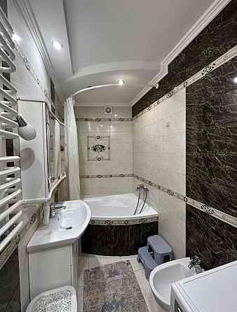 Сдам 3 к.кВ, Ворошиловский р-н, проспект Ватутина 22, вид на кинотеатр Звездочка Донецк