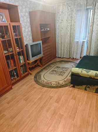 сдам 1 к.кв. ленинский р. ленинский исп. оборонная 15000 р. + свет залог 50%. Донецк