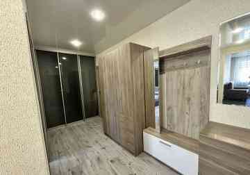 Первая сдача, просторная двухкомнатная квартира Ленинский район, Цирк. 66.0 м.кв.4/9 этаж Донецк