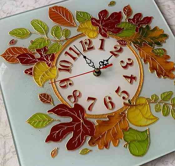 Часы "Осень", 31 на 31 см. Новые. Витражная роспись по стеклу. Донецк