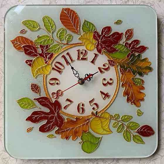 Часы "Осень", 31 на 31 см. Новые. Витражная роспись по стеклу. Донецк