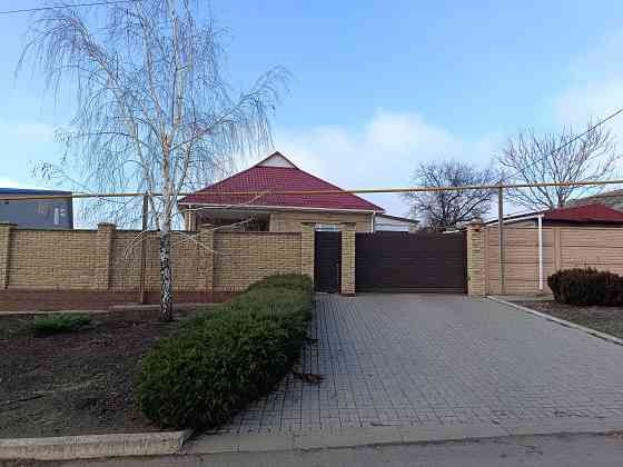 Продам шикарный дом на приватизир. земле в Пгт Старобешево Старобешево