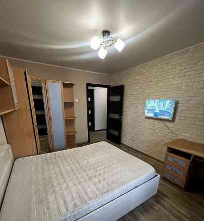 Сдается просторная двухкомнатная в Ленинском районе (Перинатальный центр). Донецк