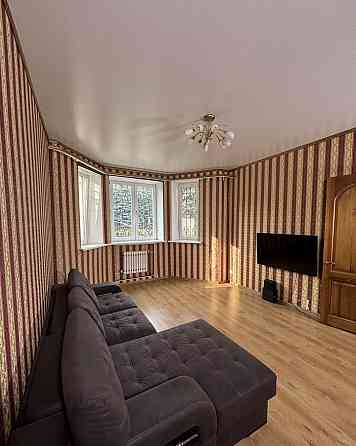 Сдается 2-комнатная квартира на длительный срок в Ленинском районе, на Обжоре. Донецк