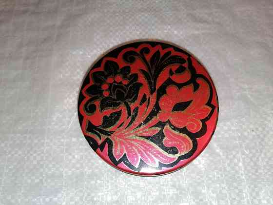 Жестяная банка от конфет монпансье. ссср. Стаханов