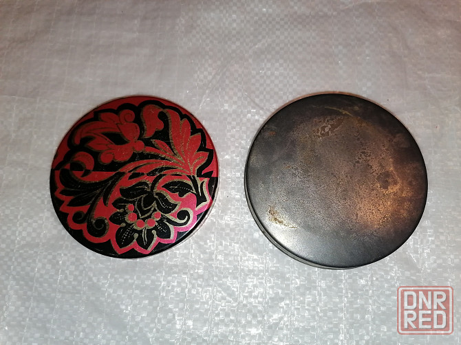 Жестяная банка от конфет монпансье. ссср. Стаханов - изображение 3