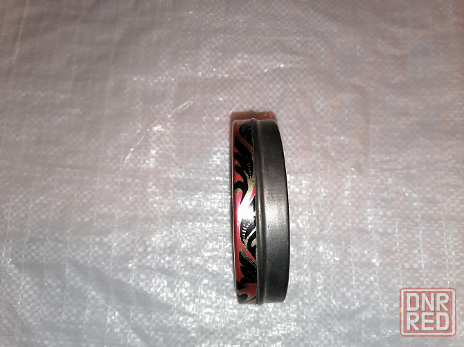 Жестяная банка от конфет монпансье. ссср. Стаханов - изображение 4