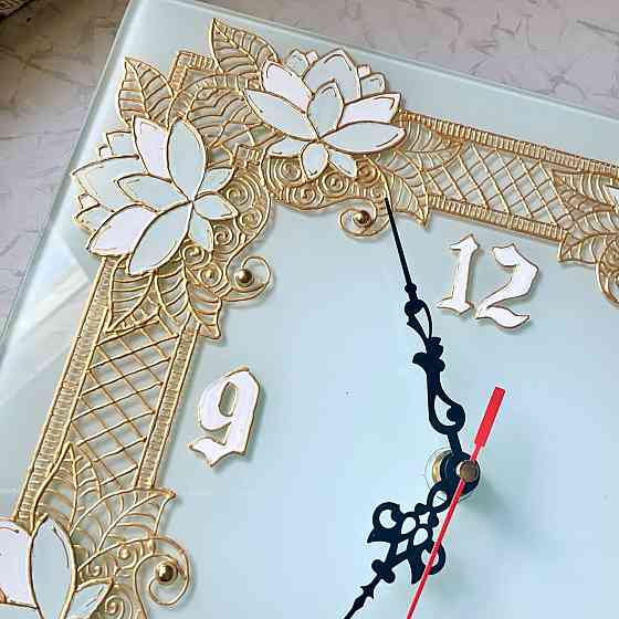 Часы подарочные "Лотосы", 28 на 28 см. Новые. Донецк