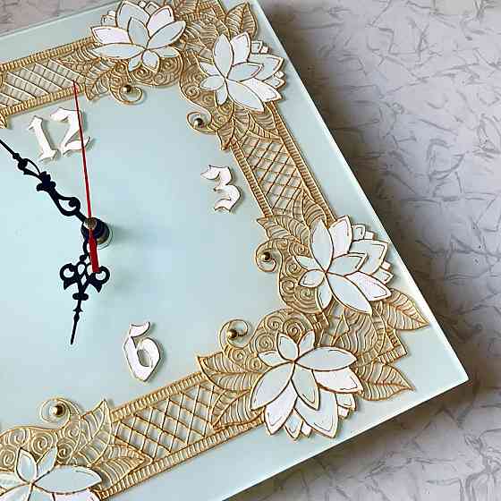 Часы подарочные "Лотосы", 28 на 28 см. Новые. Донецк