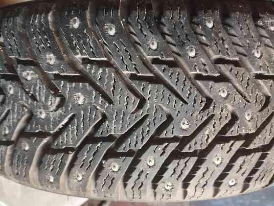 зима нокиан шип. 185/65/15. резина. 7мм. остаток. Донецк