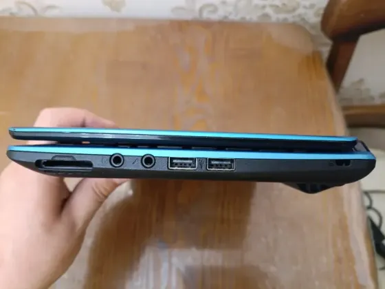 Acer D270 (10,1 дюйма, Atom N2600, 4Gb DDR3, HDD 320Gb) Макеевка