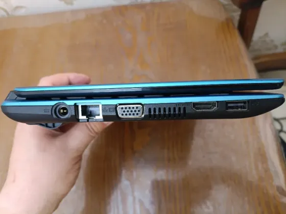 Acer D270 (10,1 дюйма, Atom N2600, 4Gb DDR3, HDD 320Gb) Макеевка