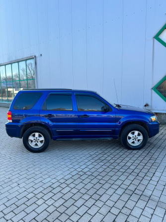 Ford Escape 2.3i AT Макеевка
