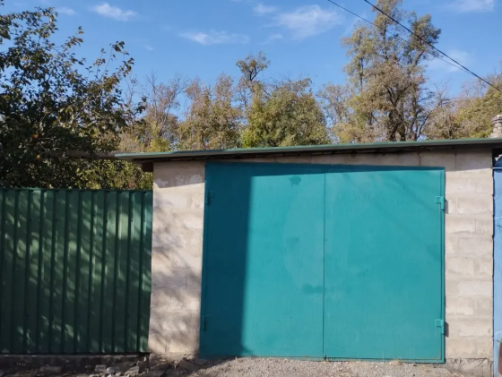 Участок 7 соток приватизированный с домом Макеевка