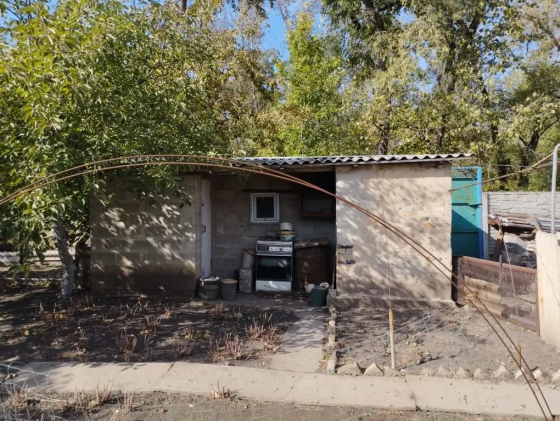 Участок 7 соток приватизированный с домом Макеевка