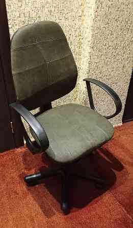 Кресло компьютерное. яловая кожа Донецк