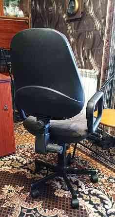 Кресло компьютерное. яловая кожа Донецк