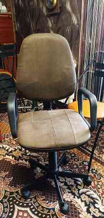 Кресло компьютерное. яловая кожа Донецк