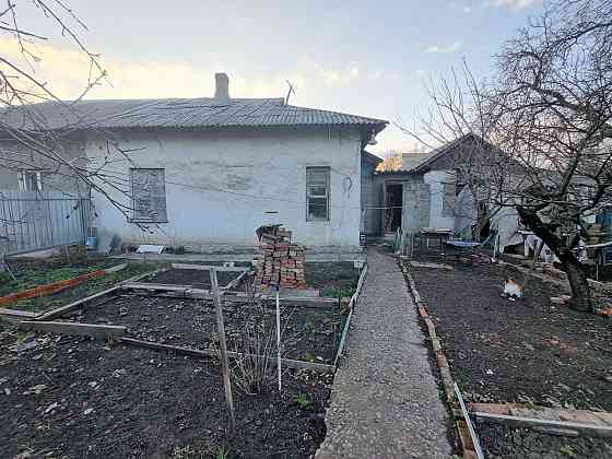 Продам 1/2часть дома в пролетарском районе, ул Зверькова. Донецк