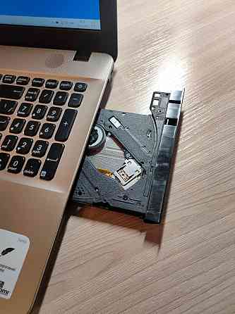 Ноутбук Asus X541U 15.6" - i3 6006U/4096/500/NV 920M 2Gb Донецк