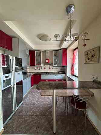 Трехкомнатная квартира на бул Пушкина 127 м2 Донецк