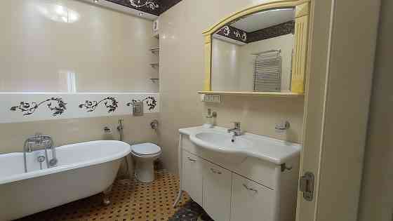 Продаётся просторная трёхкомнатная квартира в Центре Мариуполя Мариуполь