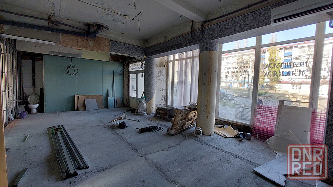 Сдам шикарное фасадное помещение 72 м2 с отдельным входом, в центре Донецка. Донецк - изображение 4