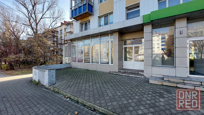 Сдам шикарное фасадное помещение 72 м2 с отдельным входом, в центре Донецка. Донецк - изображение 2